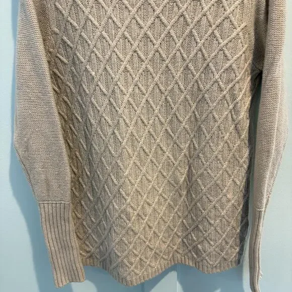 J Crew Sweater Womens Medium Beige Diamond Cable Knit Merino Wool Blend Pullover - Picture 4 of 10